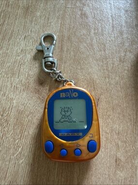 nano Baby Virtual Pet Keychain - Orange & Blue - VINTAGE 90s